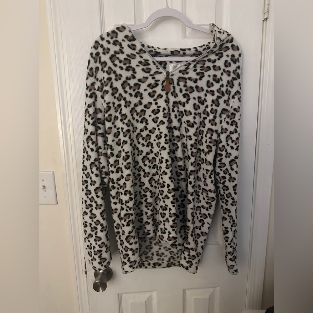 Women’s leopard print pullover hoodie